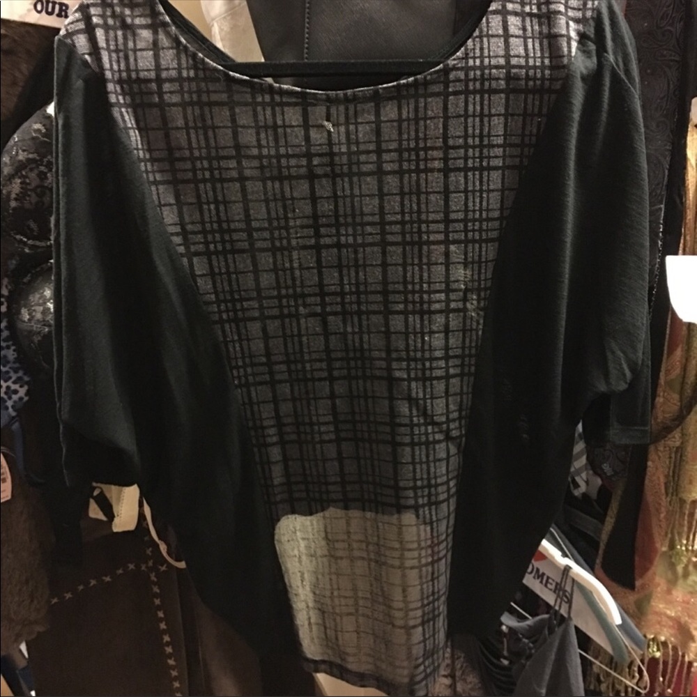 AEO Hi Lo Thin Sweater Top Gray Plaid & Black